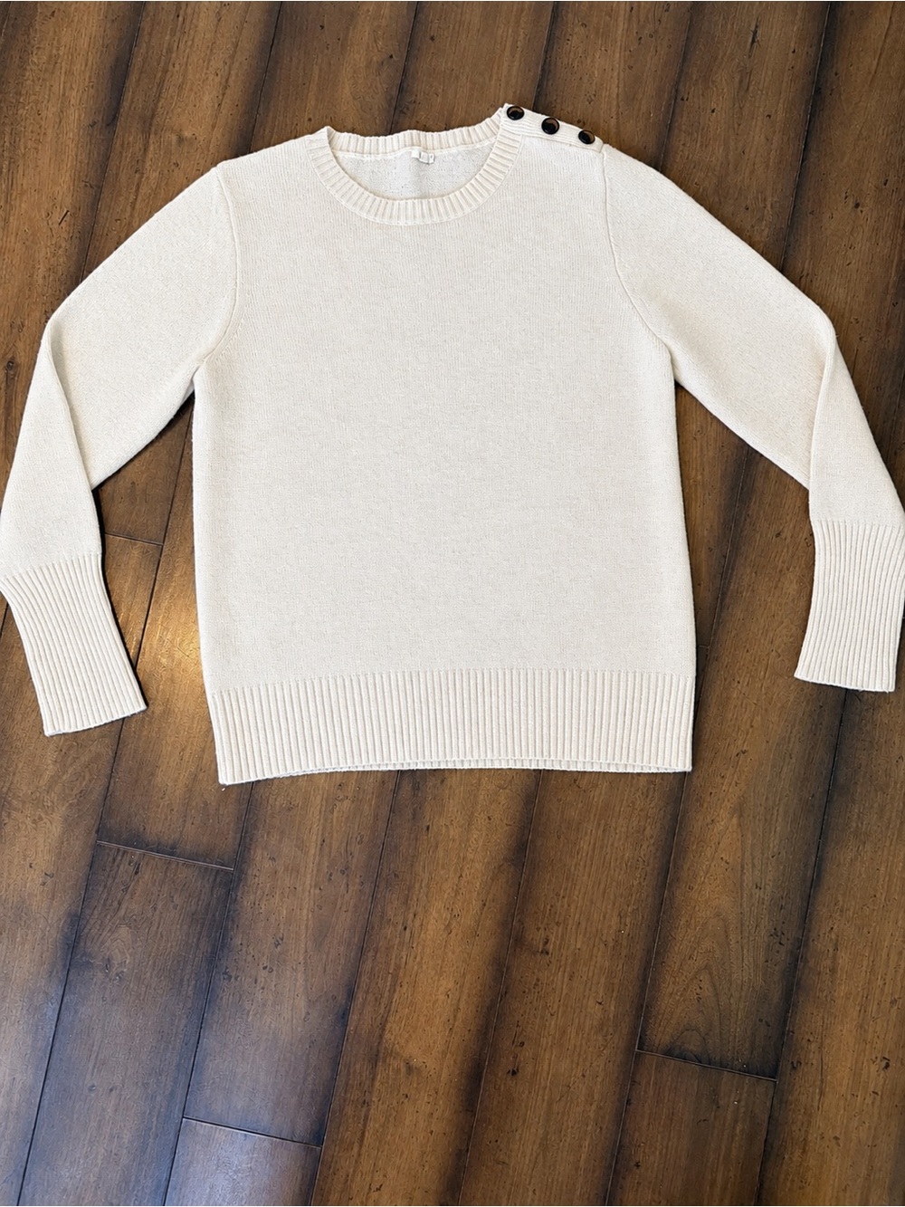 🤎J.CREW CREAM SWEATER WITH BUTTON DETAIL SIZE XL🤎